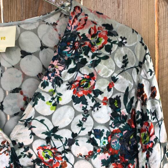 Anthropologie Maeve Top Umi Wrap Blouse Floral Small Velvet Burnout Embossed - Picture 4 of 11